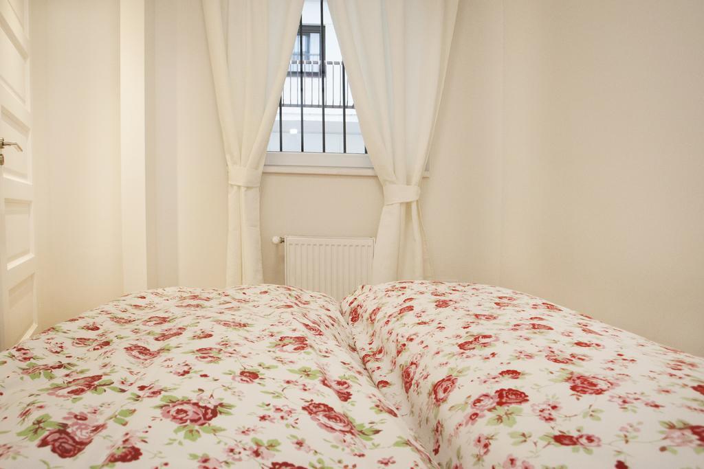 Ilona 2 Bedrooms Apartment In The Center Budapest Exteriör bild