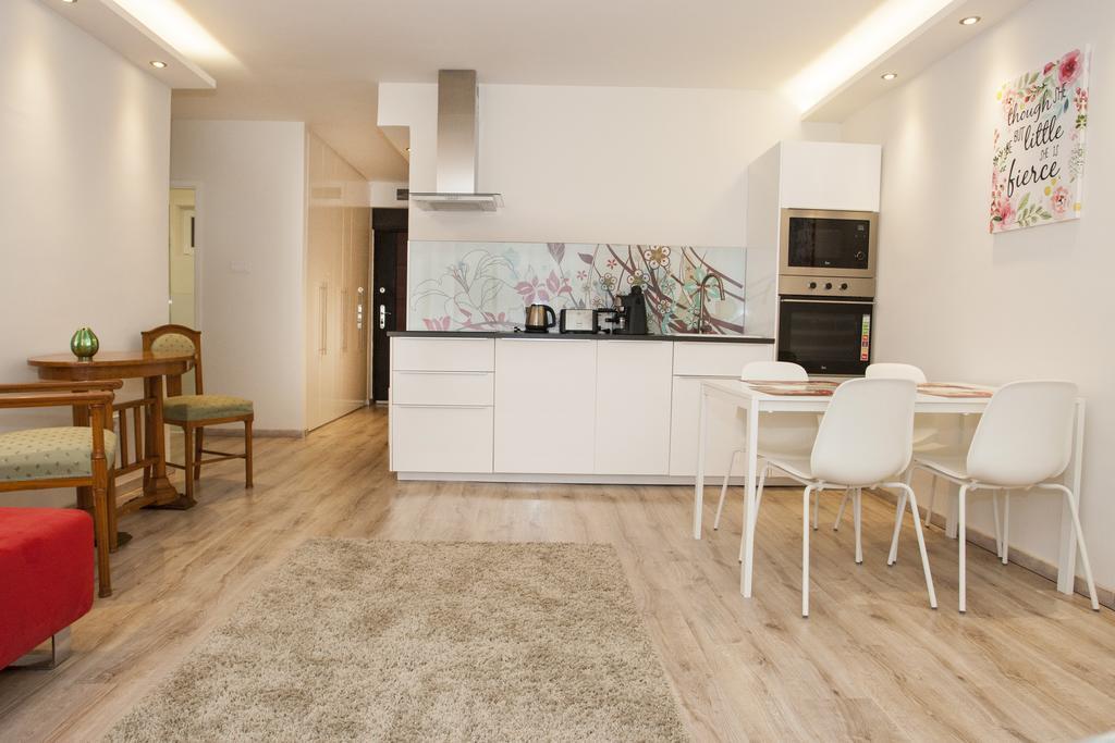 Ilona 2 Bedrooms Apartment In The Center Budapest Exteriör bild