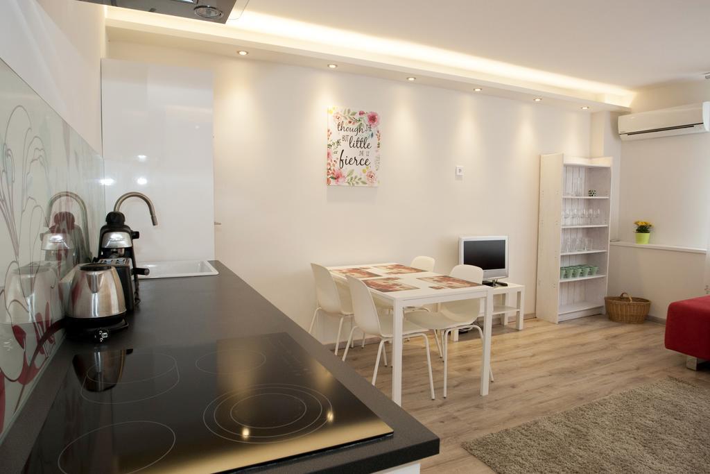 Ilona 2 Bedrooms Apartment In The Center Budapest Exteriör bild